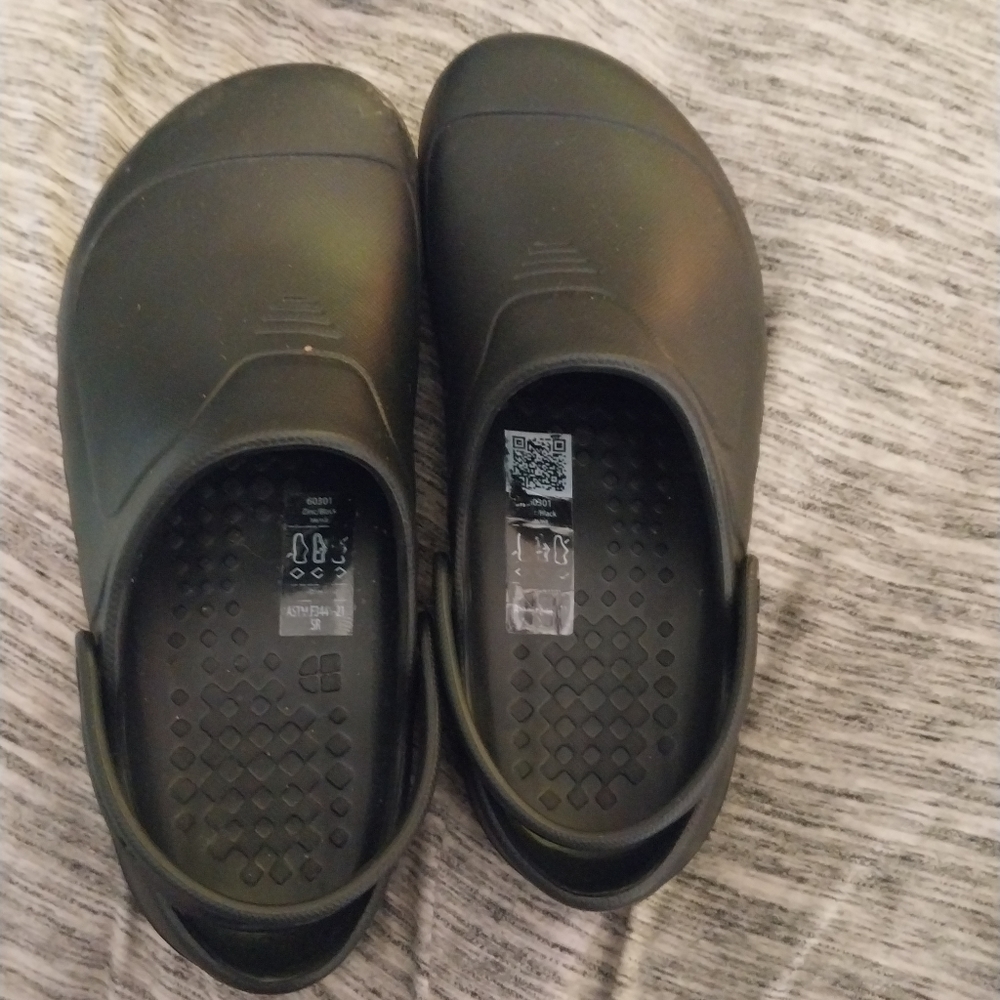 Shoes for crews crocs